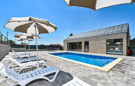 Location Maison à Dugo Selo 6 personnes