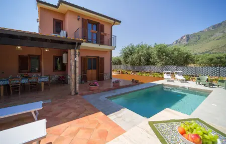 Location Maison à Torre Colonna Sperone 8 personnes