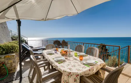 Location Maison à Cipressa 8 personnes