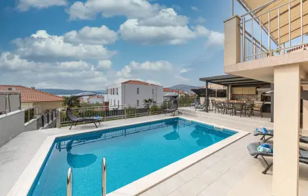 Location Maison à Okrug Gornji 10 personnes