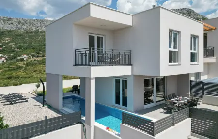 Location Maison à Klis 8 personnes