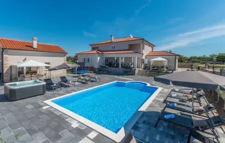 Location Maison à Sukosan 8 personnes