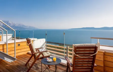 Location Maison à Omis 8 personnes