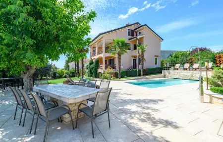 Location Maison à Kukci 12 personnes