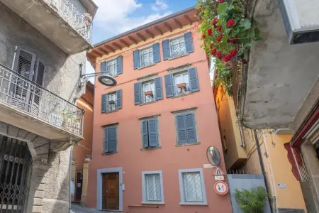 Location Maison à Sale Marasino 4 personnes