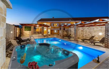 Location Maison à Pridraga 7 personnes