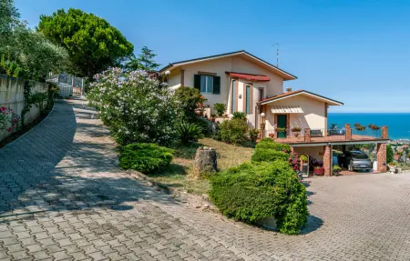 Location Maison à Belsito 12 personnes