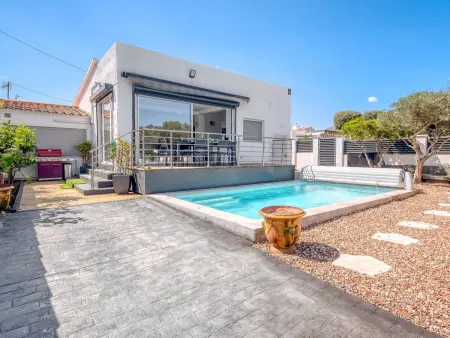 Location Villa à Roses 4 personnes