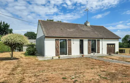 Location Maison à Bacilly 5 personnes