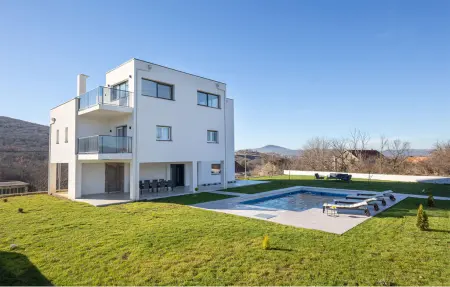 Location Maison à Trilj 8 personnes