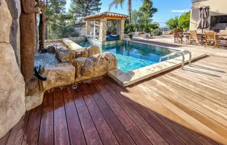 Location Maison à Cuers 8 personnes