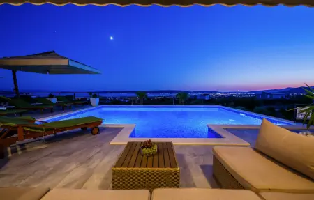 Location Maison à Kastel Stari 18 personnes