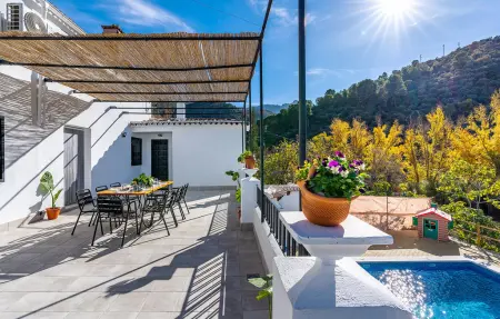 Location Maison à Bedmar 8 personnes