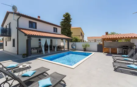 Location Maison à Galizana 6 personnes