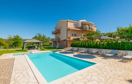 Location Maison à Gornji Vinjani 8 personnes