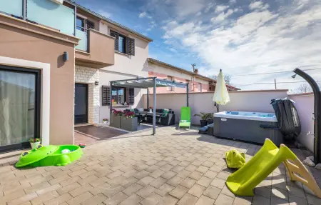 Location Maison à Marcana 5 personnes