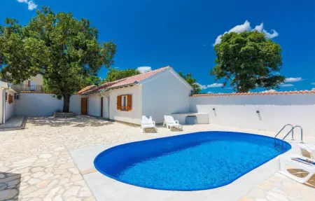 Location Maison à Bila Vlaka 12 personnes