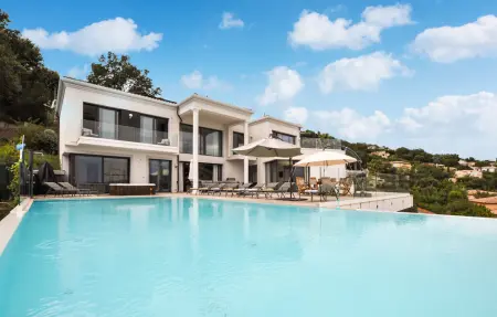 Location Maison à Les Adrets de l'Estérel 10 personnes