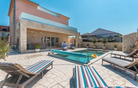 Location Maison à Turanj 6 personnes