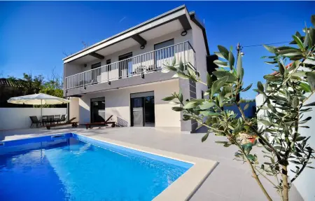 Location Maison à Privlaka 8 personnes