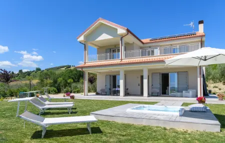 Location Maison à Appignano del Tronto 8 personnes