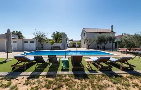 Location Maison à Murvica 12 personnes