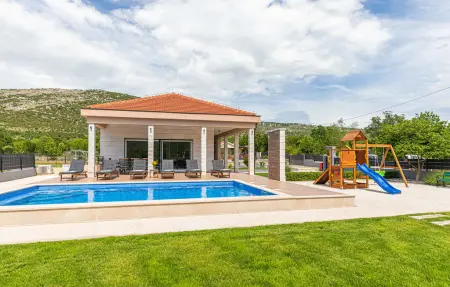 Location Maison à Primorski Dolac 8 personnes