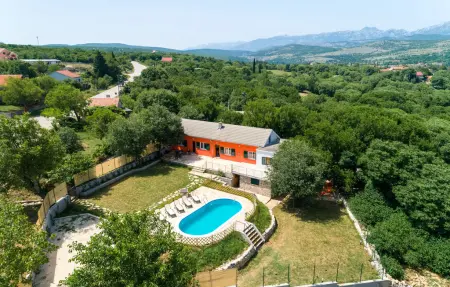 Location Maison à Kastel Zegarski 8 personnes