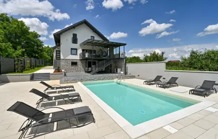 Location Maison à Vinogradi Ludbreski 10 personnes