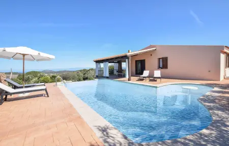 Location Maison à Costa Paradiso 6 personnes