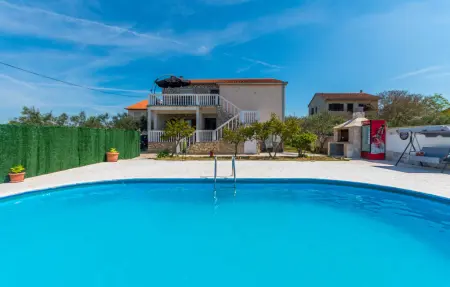 Location Maison à Ceranje Gornje 12 personnes