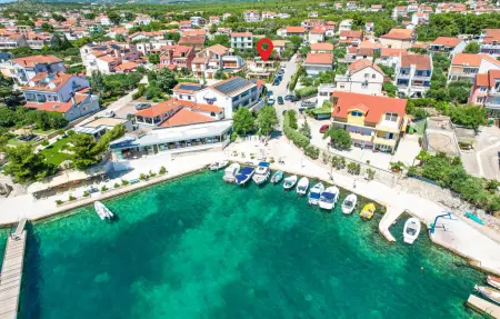 Location Maison à Brodarica 5 personnes