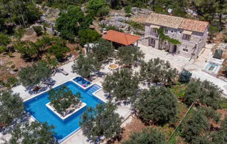 Location Maison à Blato 5 personnes