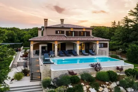 Location Maison à Labin 8 personnes