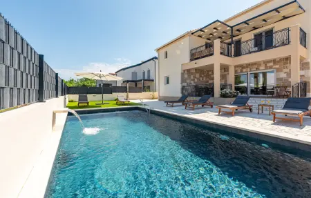 Location Maison à Vrsi 8 personnes