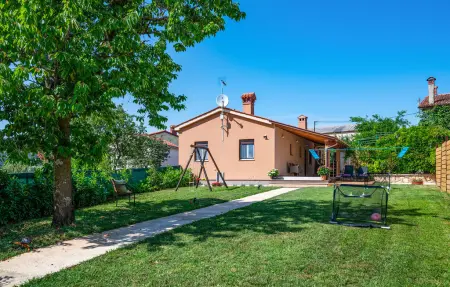 Location Maison à Zeliski 4 personnes