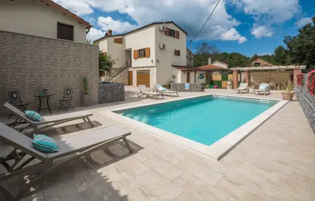 Location Maison à Rakotule 8 personnes