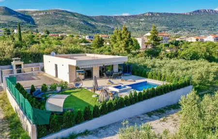 Location Maison à Kastel Novi 8 personnes