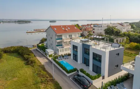 Location Maison à Pasman 8 personnes