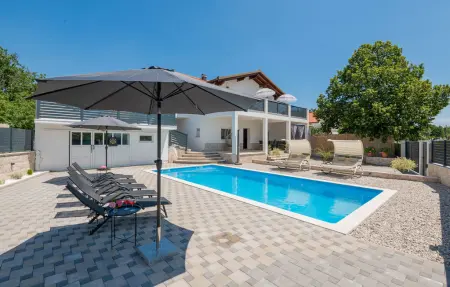 Location Maison à Imotski 10 personnes