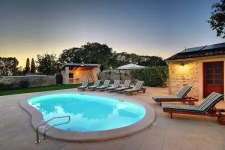 Location Maison à Bale 10 personnes