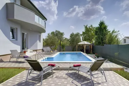 Location Maison à Majmajola 8 personnes