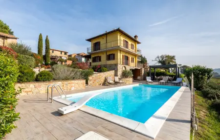 Location Maison à Castiglione Del Lago 14 personnes