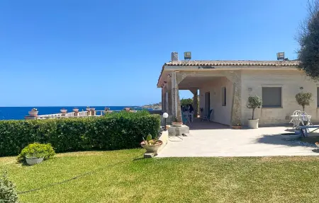 Location Maison à Brucoli 12 personnes