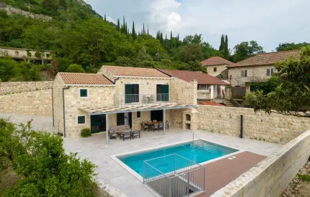 Location Maison à Gruda 6 personnes