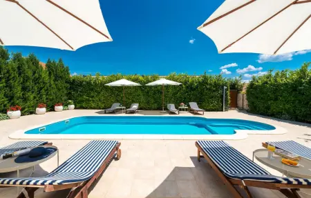 Location Maison à Orebic 8 personnes