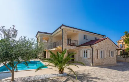 Location Maison à Pinezici 10 personnes