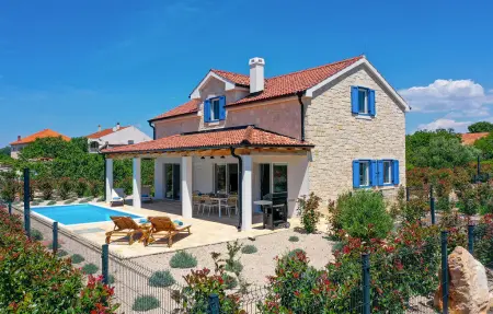 Location Maison à Pasman 6 personnes