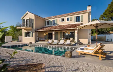 Location Maison à Zlarin 8 personnes