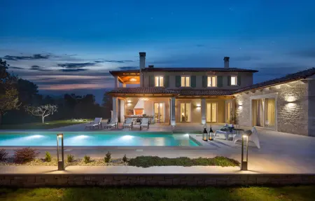 Location Maison à Karojba 8 personnes